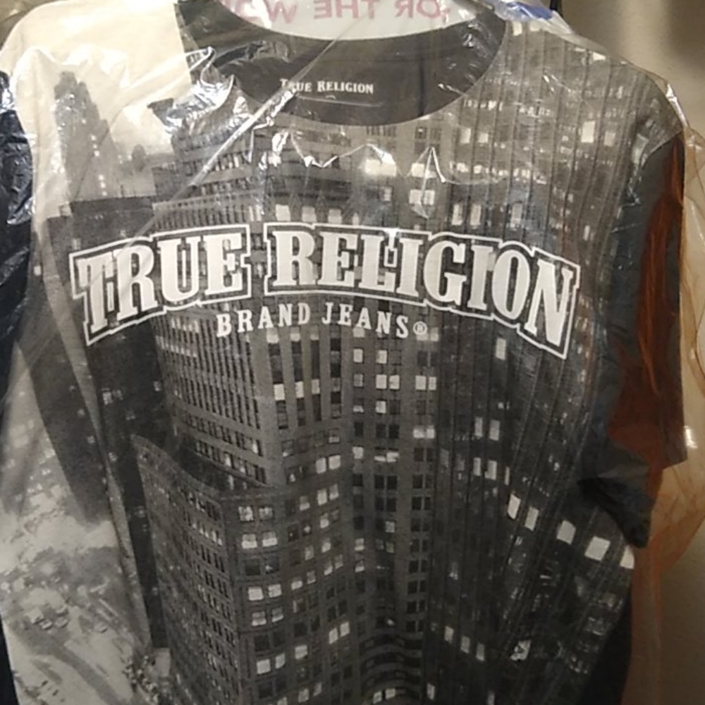 Tee shirt